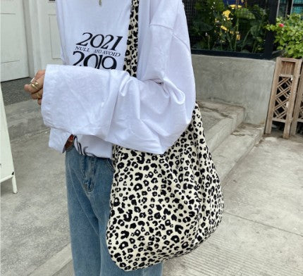 Everyday Stylish & Spacious Leopard Print Shoulder Bag