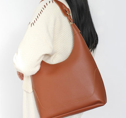 Elegant Korean Shoulder Bag with Timeless Sophistication