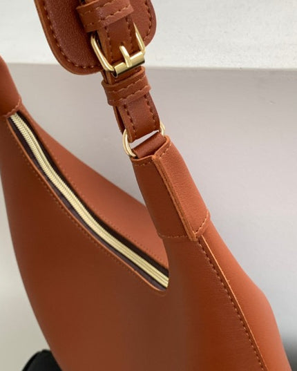 Elegant Korean Shoulder Bag with Timeless Sophistication
